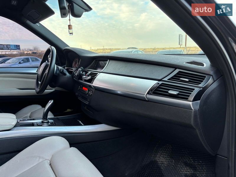 Позашляховик / Кросовер BMW X5 2012 в Львові
