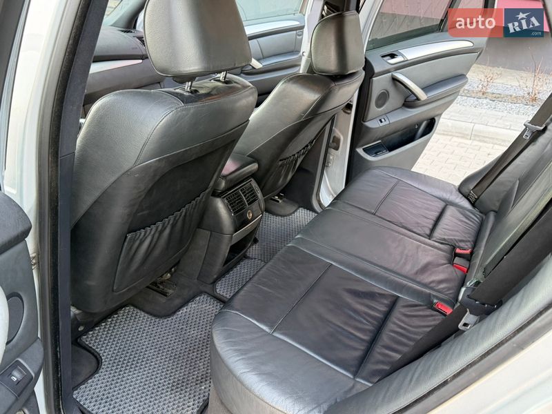 Внедорожник / Кроссовер BMW X5 2002 в Ровно
