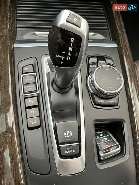 Позашляховик / Кросовер BMW X5 2015 в Чернівцях