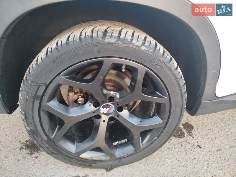 Внедорожник / Кроссовер BMW X5 2010 в Коростышеве