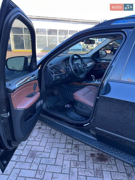 Внедорожник / Кроссовер BMW X5 2010 в Ровно