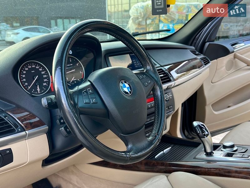 Внедорожник / Кроссовер BMW X5 2008 в Вараше
