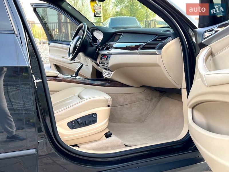 Внедорожник / Кроссовер BMW X5 2008 в Вараше