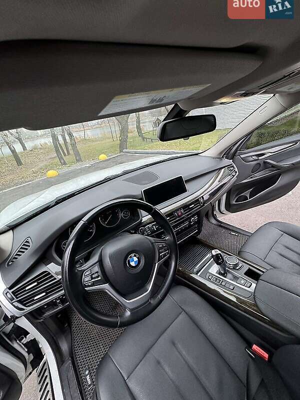 Внедорожник / Кроссовер BMW X5 2015 в Буче
