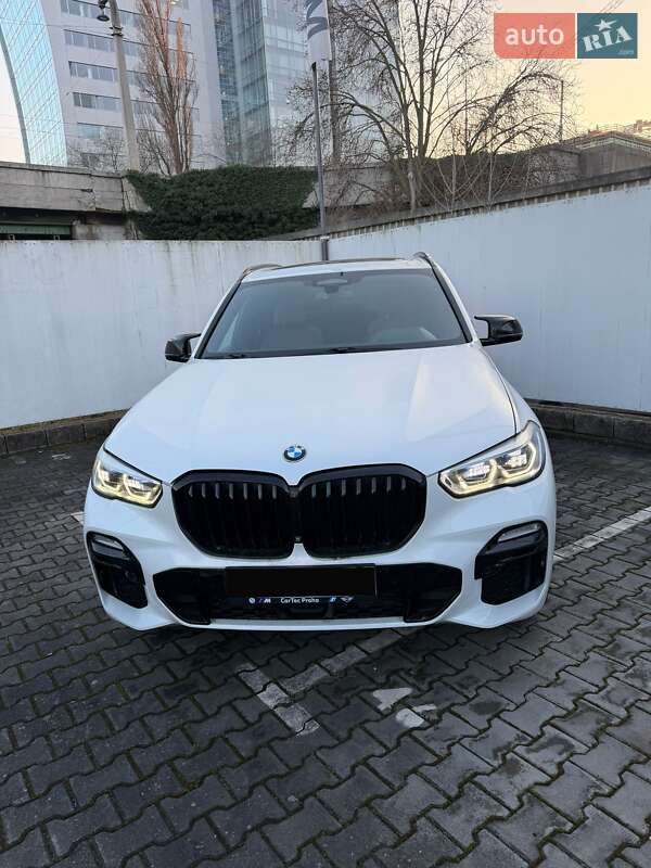 Внедорожник / Кроссовер BMW X5 2019 в Черновцах