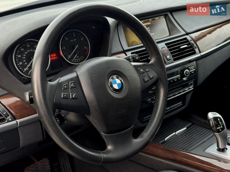 Позашляховик / Кросовер BMW X5 2012 в Рівному