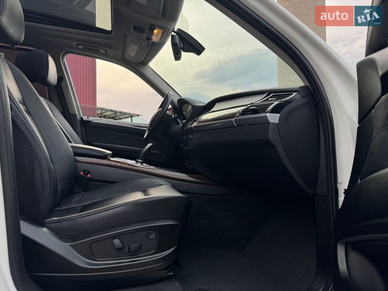 Позашляховик / Кросовер BMW X5 2012 в Рівному