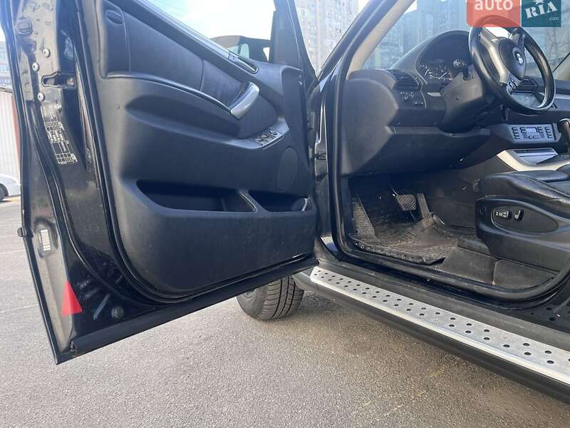 Внедорожник / Кроссовер BMW X5 2003 в Киеве