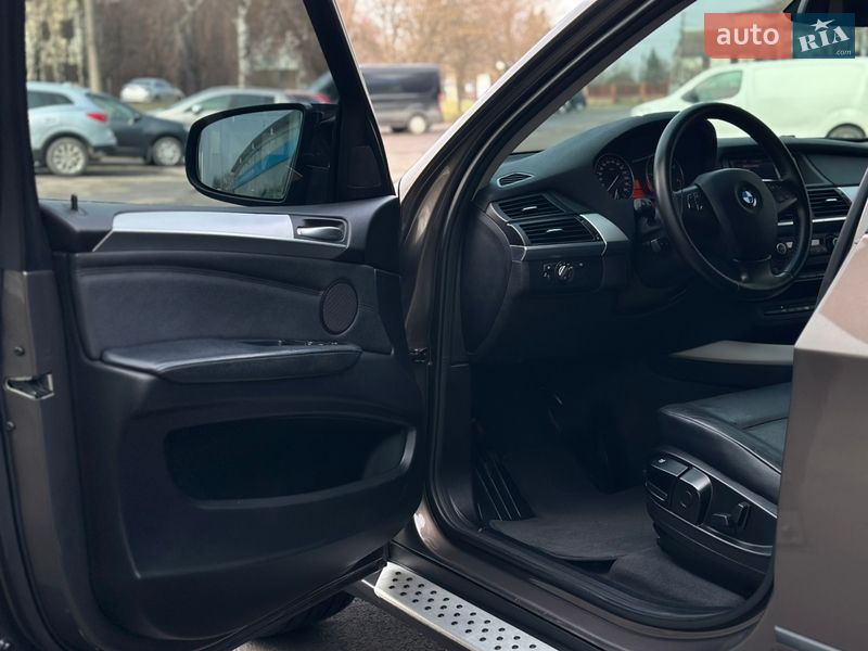 Внедорожник / Кроссовер BMW X5 2011 в Ивано-Франковске
