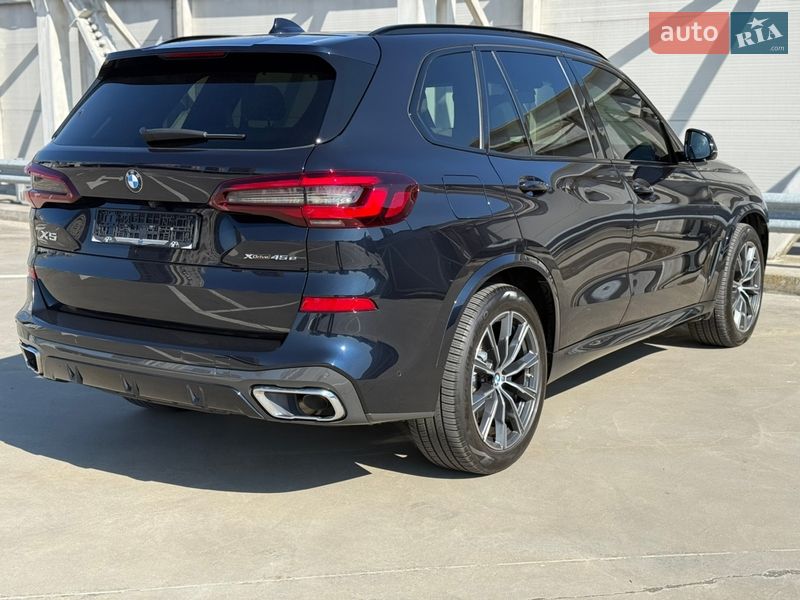 Внедорожник / Кроссовер BMW X5 2021 в Киеве