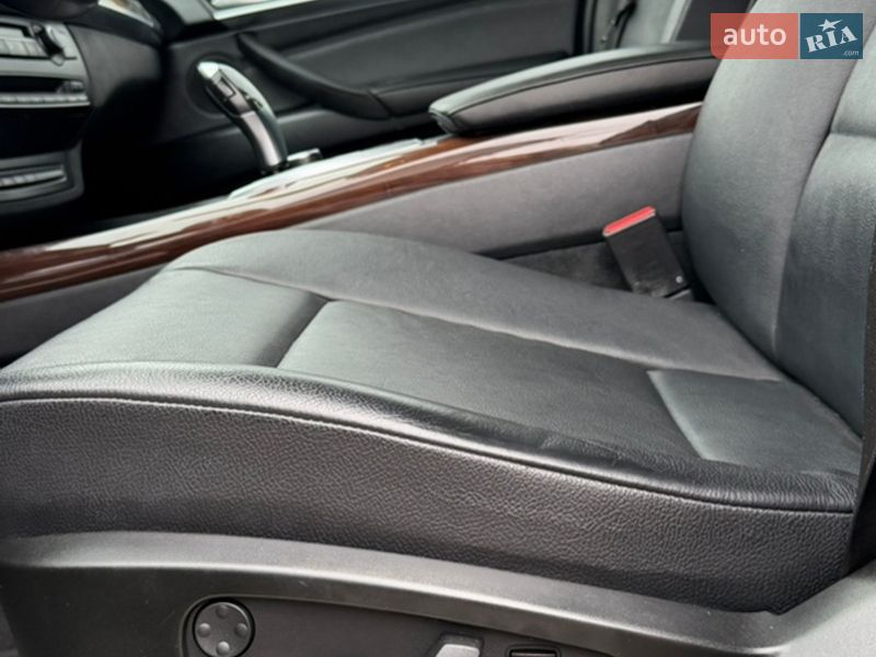 Внедорожник / Кроссовер BMW X5 2011 в Ровно