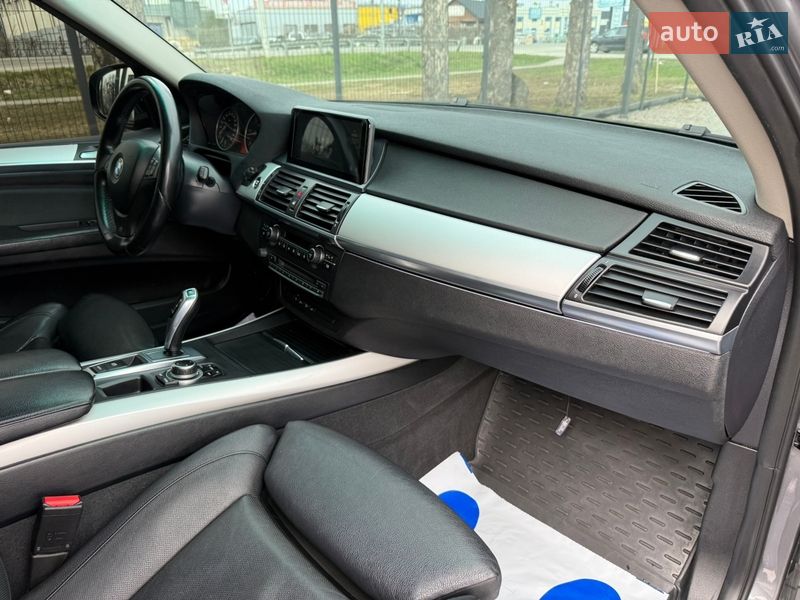 Внедорожник / Кроссовер BMW X5 2010 в Стрые