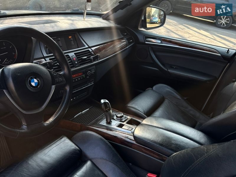 BMW X5 2011