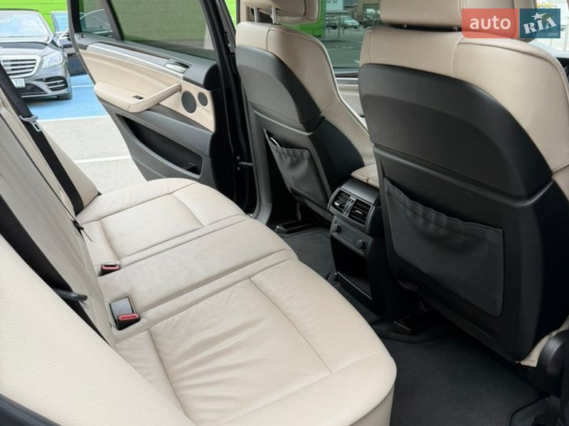 Внедорожник / Кроссовер BMW X5 2011 в Киеве