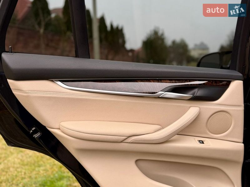 Позашляховик / Кросовер BMW X5 2015 в Рівному