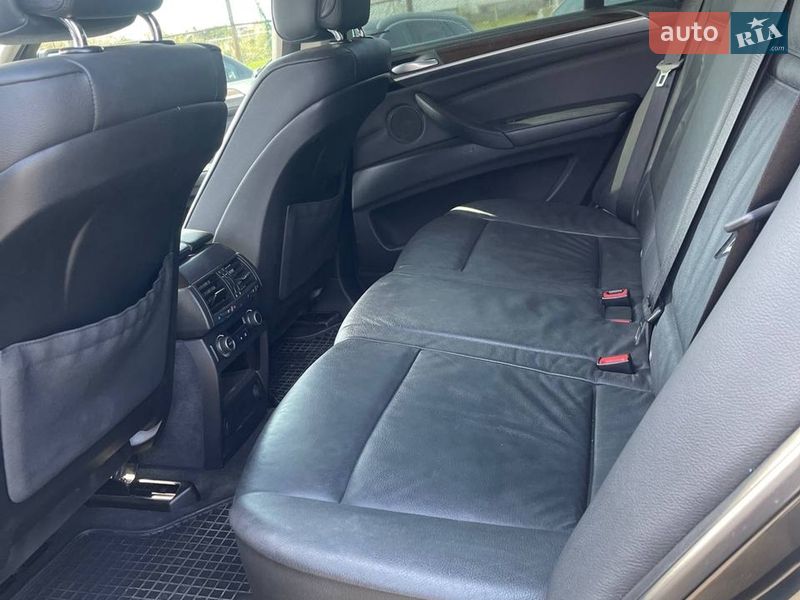 Внедорожник / Кроссовер BMW X5 2011 в Ужгороде