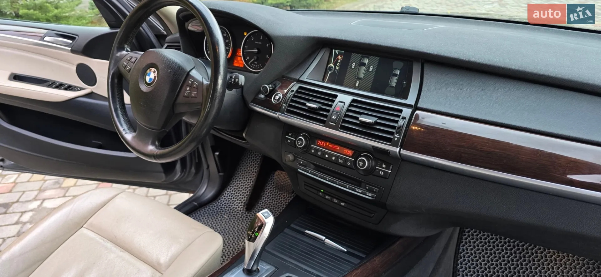 2010 BMW X5 - мініатюра 17