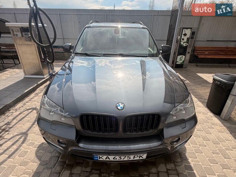 Внедорожник / Кроссовер BMW X5 2012 в Ромнах