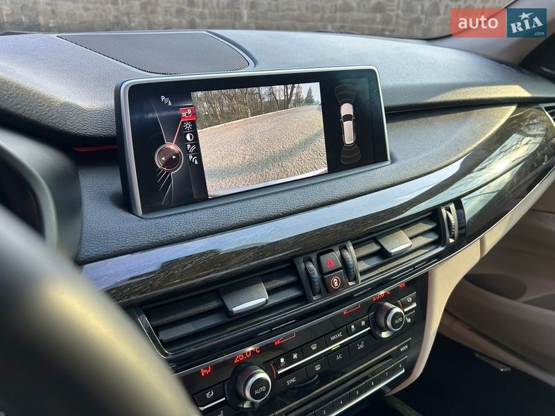 Позашляховик / Кросовер BMW X5 2014 в Чернівцях