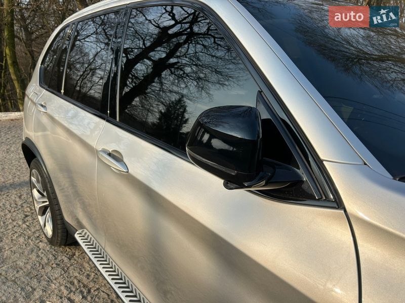 Позашляховик / Кросовер BMW X5 2014 в Чернівцях
