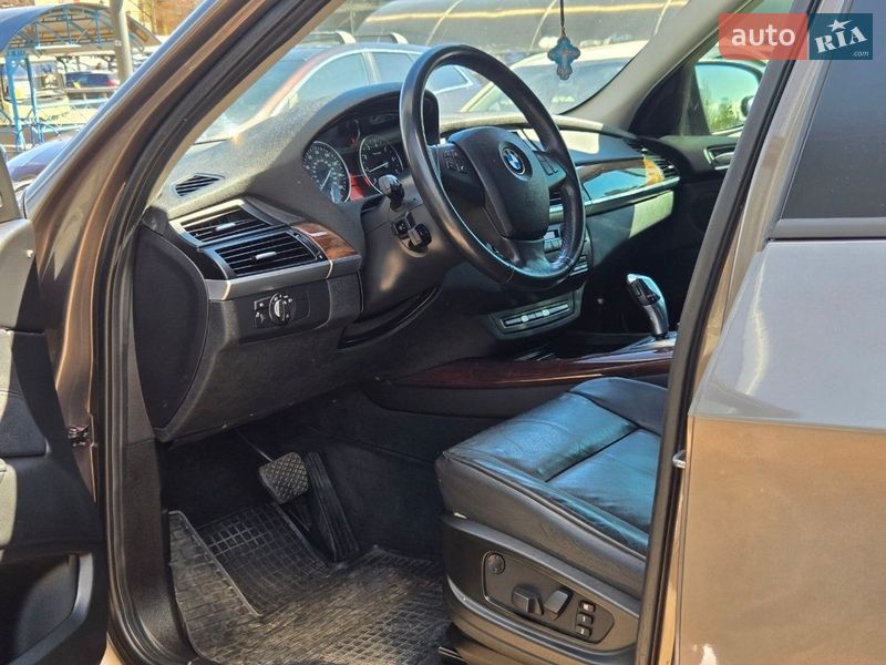 Позашляховик / Кросовер BMW X5 2011 в Києві