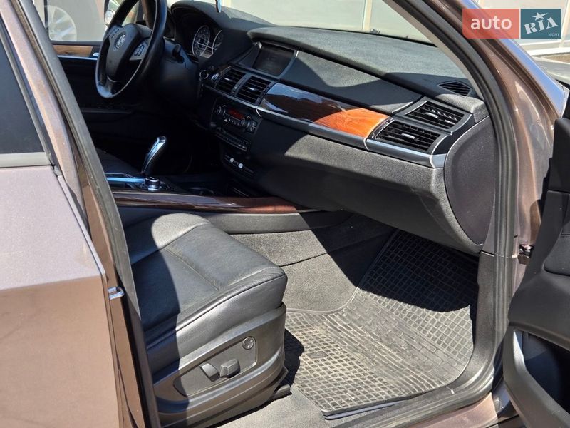 Позашляховик / Кросовер BMW X5 2011 в Києві