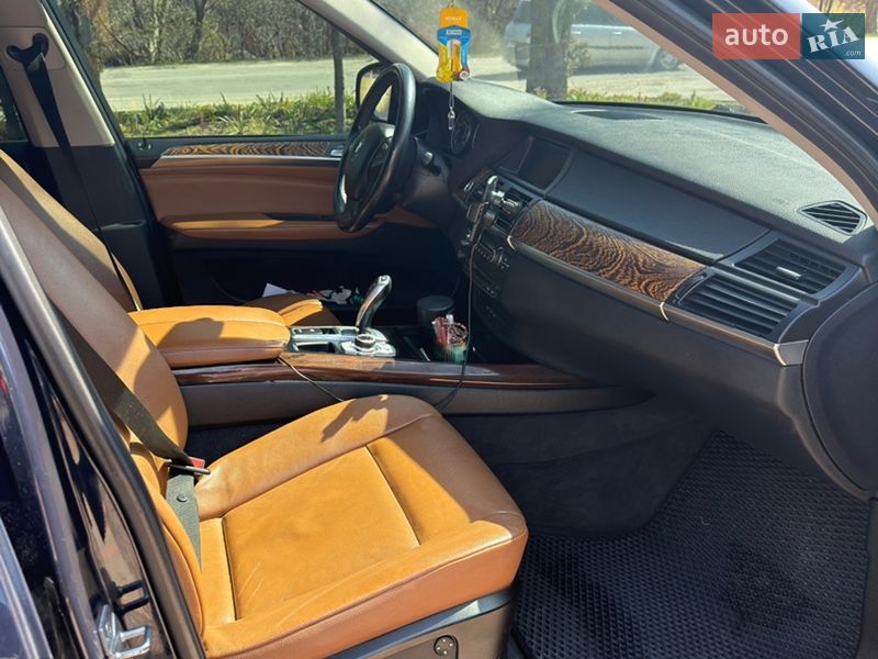 Внедорожник / Кроссовер BMW X5 2009 в Хмельницком