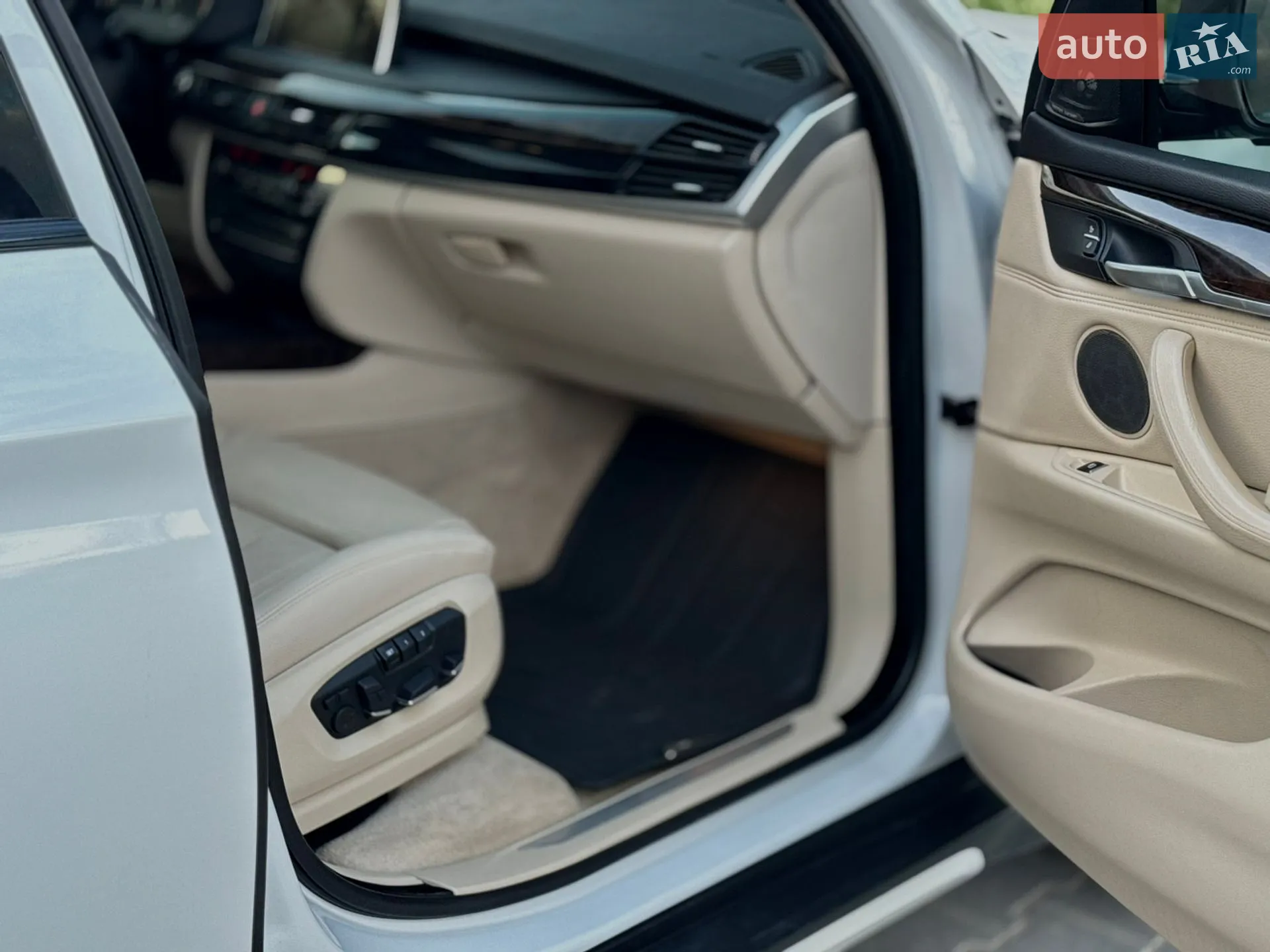 2015 BMW X5 - мініатюра 27