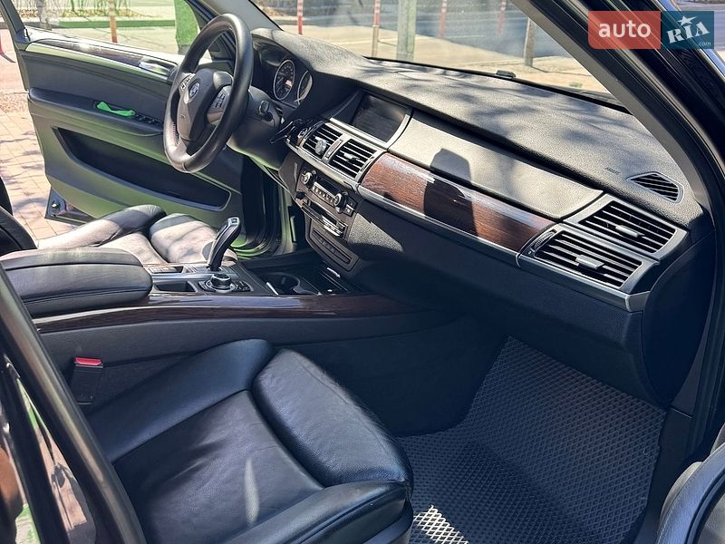 Внедорожник / Кроссовер BMW X5 2013 в Киеве