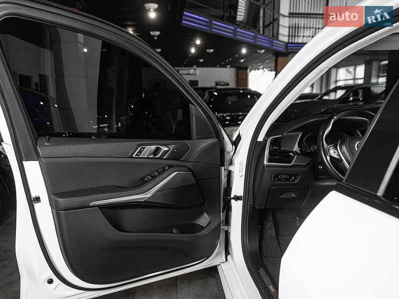 Внедорожник / Кроссовер BMW X5 2021 в Одессе
