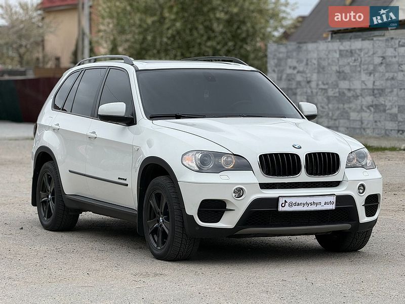 Внедорожник / Кроссовер BMW X5 2010 в Звягеле