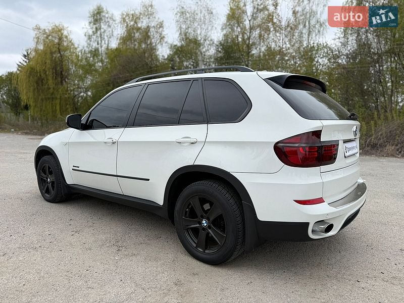 Внедорожник / Кроссовер BMW X5 2010 в Звягеле