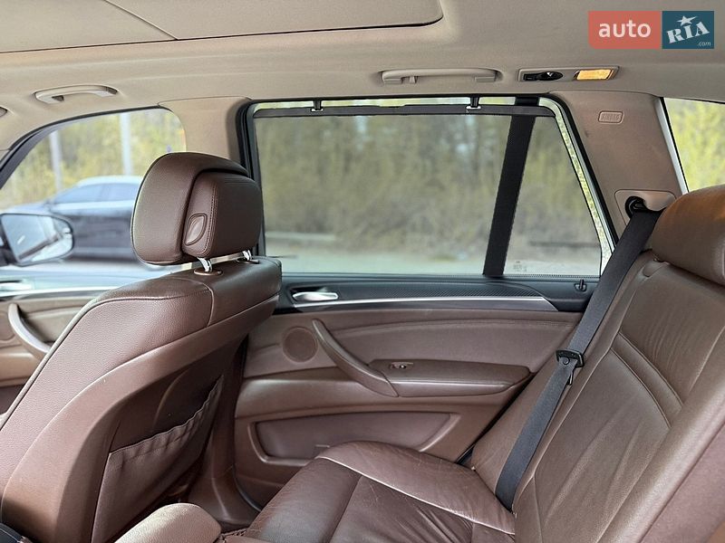 Внедорожник / Кроссовер BMW X5 2010 в Звягеле
