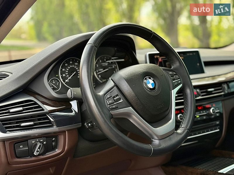 Внедорожник / Кроссовер BMW X5 2015 в Лубнах