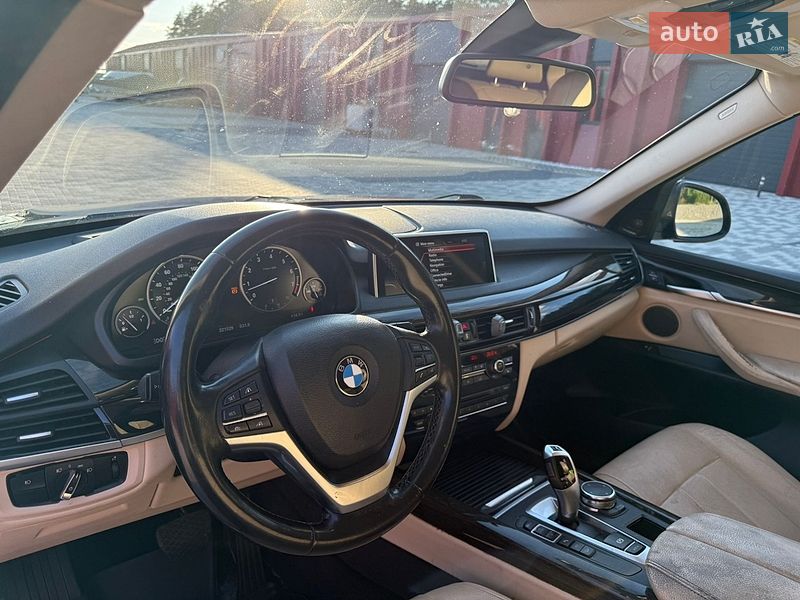 Позашляховик / Кросовер BMW X5 2015 в Львові
