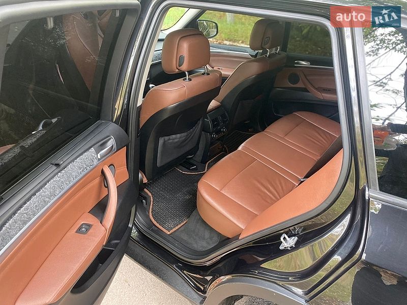 Позашляховик / Кросовер BMW X5 2011 в Чернігові