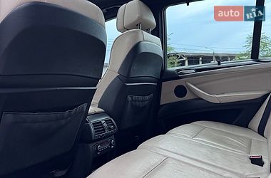 Позашляховик / Кросовер BMW X5 2012 в Чернівцях