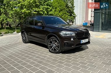 Внедорожник / Кроссовер BMW X5 2015 в Ровно