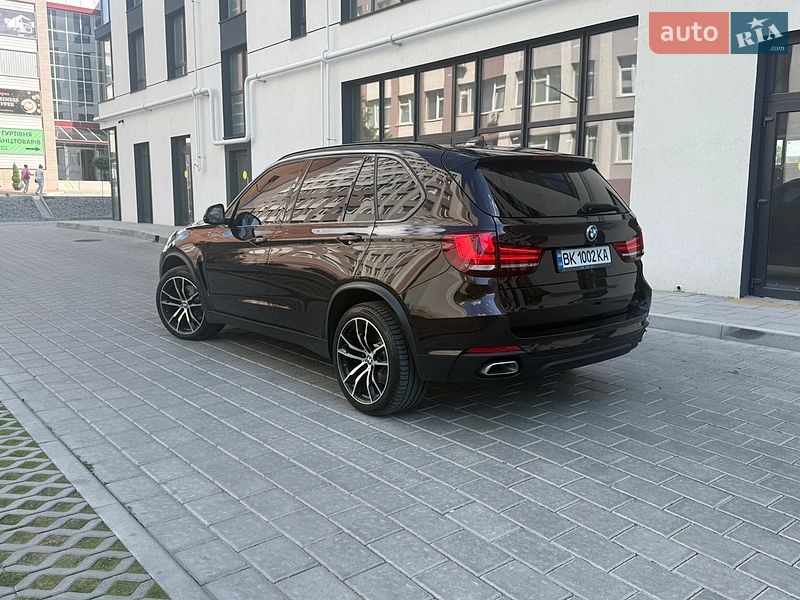 Внедорожник / Кроссовер BMW X5 2015 в Ровно