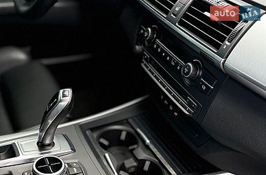 Позашляховик / Кросовер BMW X5 2010 в Чернівцях фото 28 Позашляховик / Кросовер BMW X5 2010 в Чернівцях