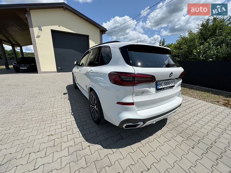 Позашляховик / Кросовер BMW X5 2022 в Мостиській