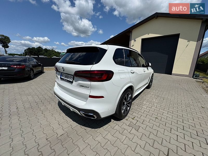 Позашляховик / Кросовер BMW X5 2022 в Мостиській