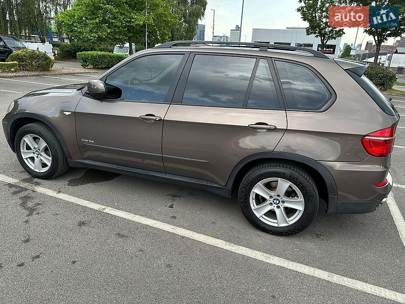 Внедорожник / Кроссовер BMW X5 2012 в Черновцах
