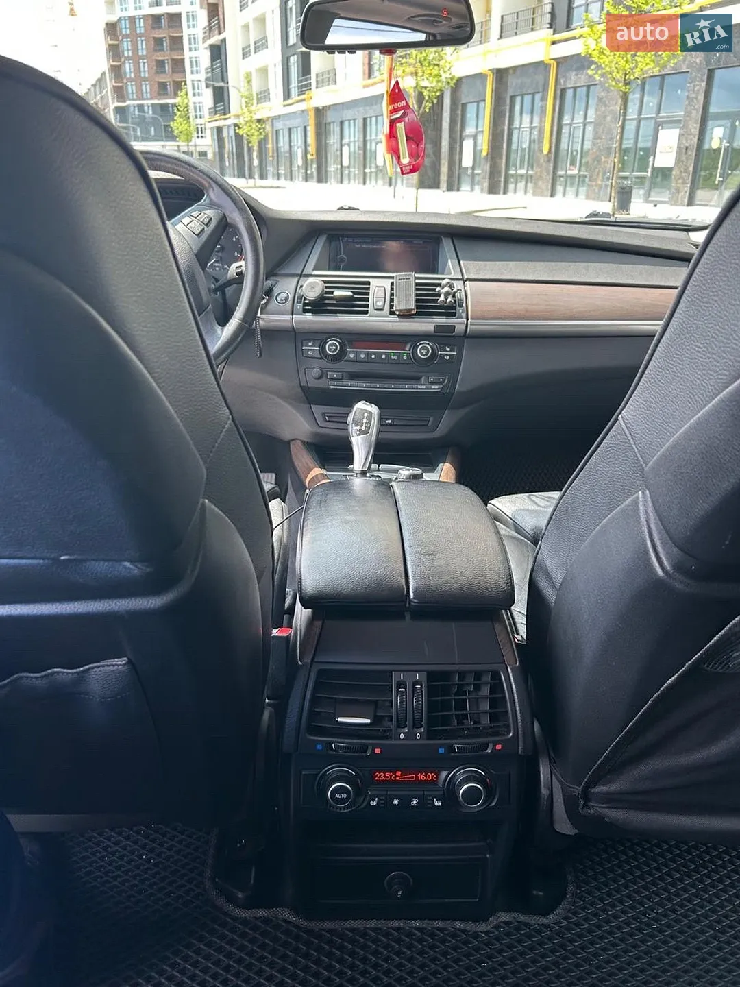 2010 BMW X5 - мініатюра 23