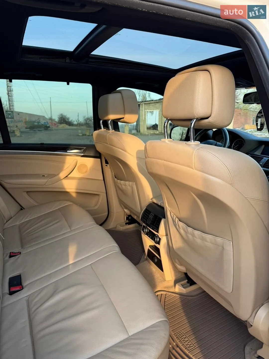 2010 BMW X5 - мініатюра 10