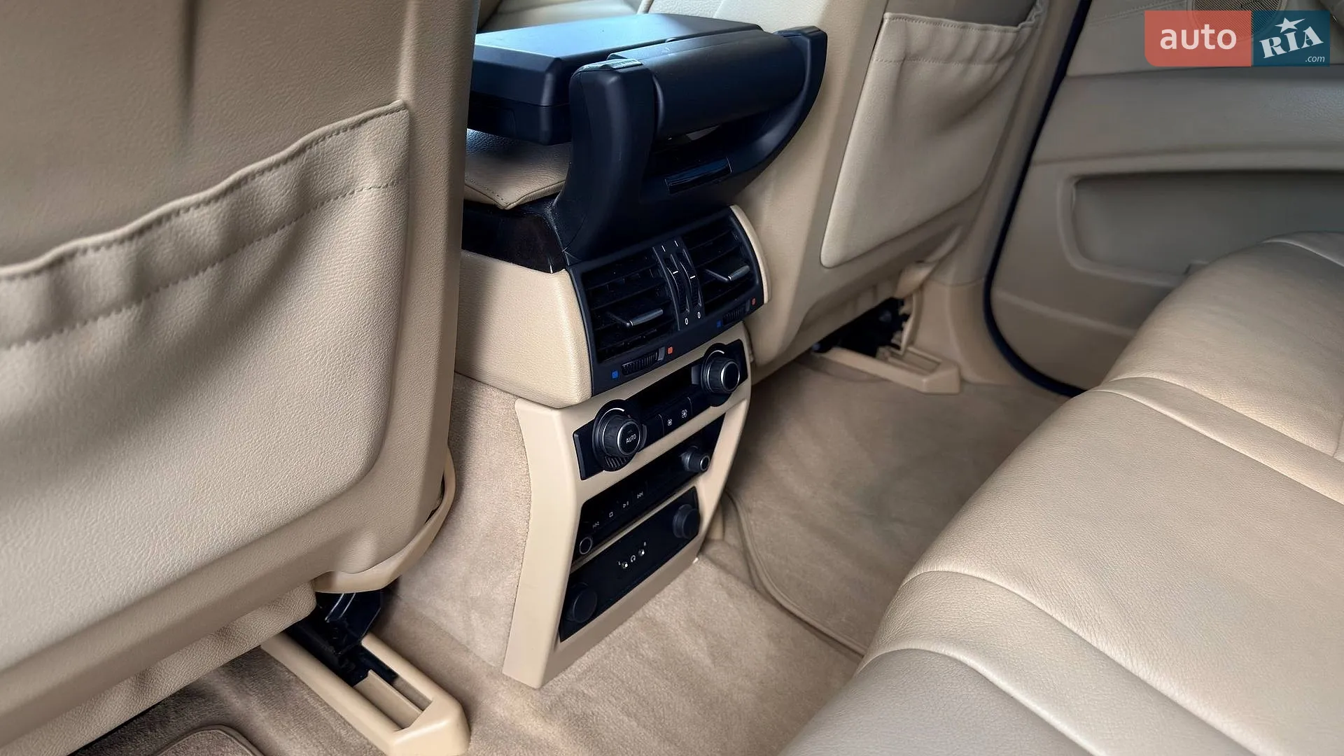 2010 BMW X5 - мініатюра 20