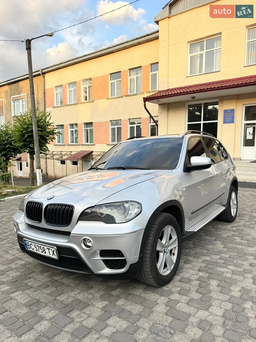 2010 BMW X5 - мініатюра 8