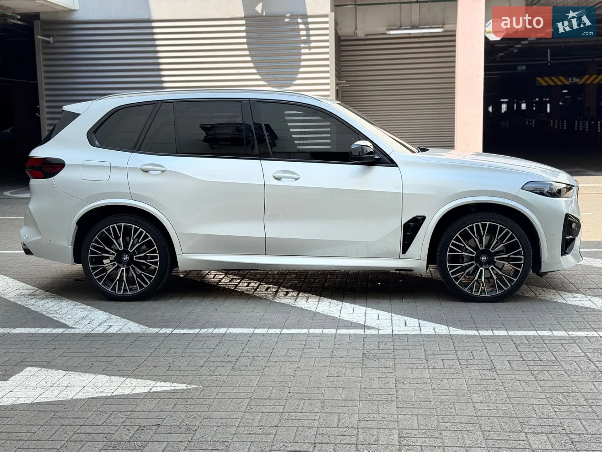 2023 BMW X5 - мініатюра 3