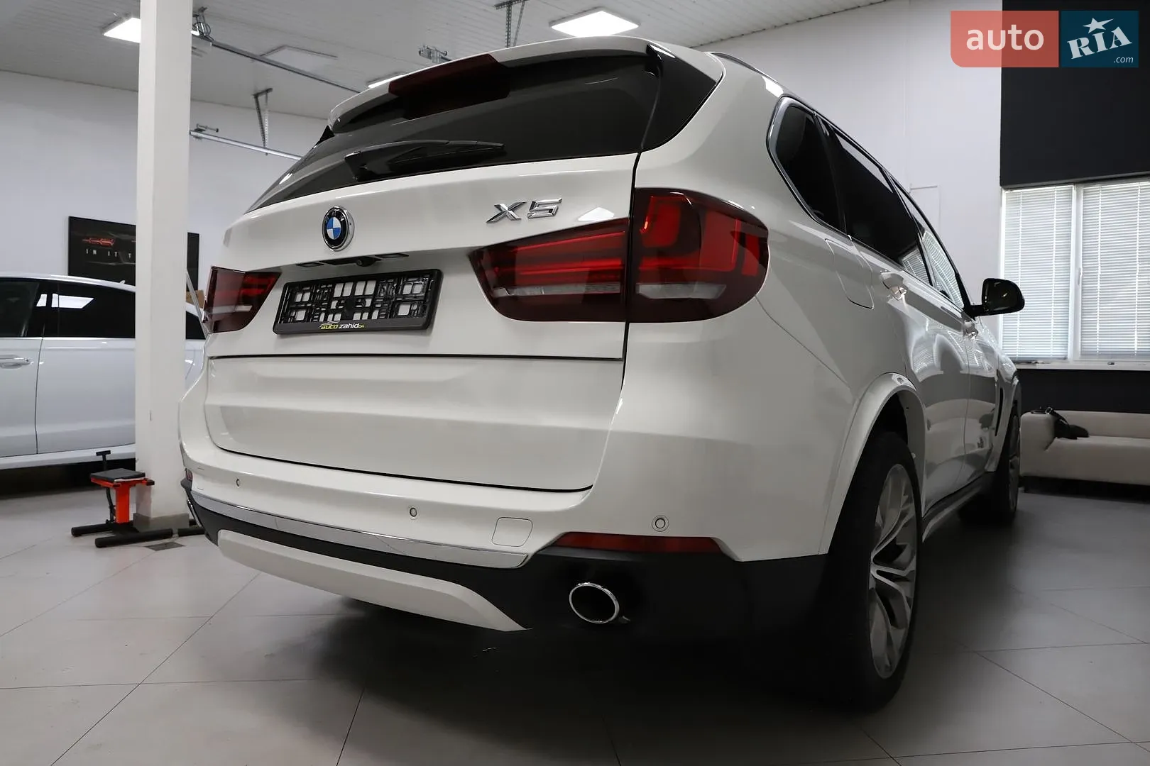 2016 BMW X5 - мініатюра 3