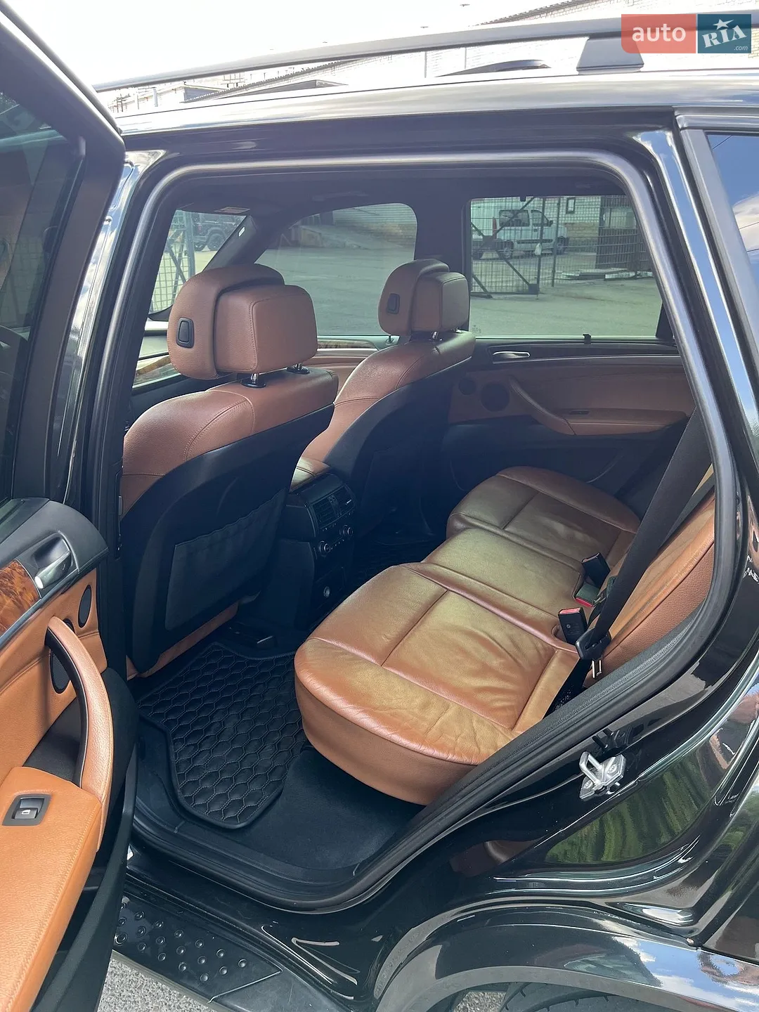 2010 BMW X5 - мініатюра 9